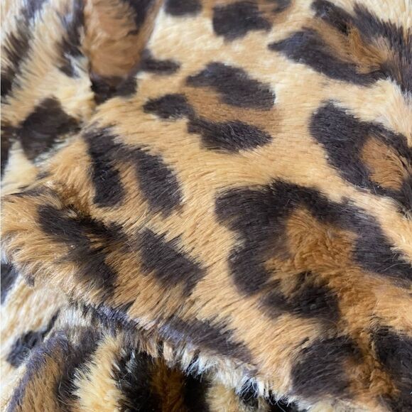 Double breasted faux cheetah jacket. Soft lined beautiful condition. Size 6. - Picture 6 of 14
